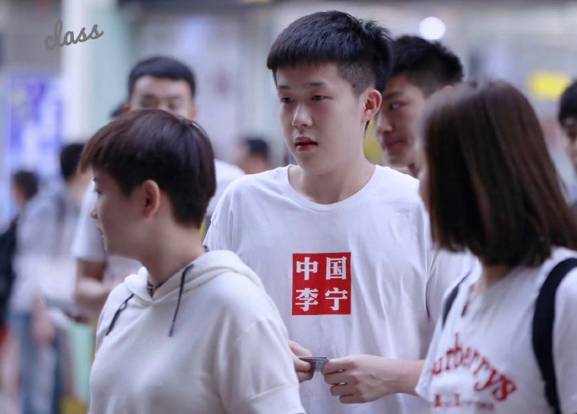 想两个小话唠… 