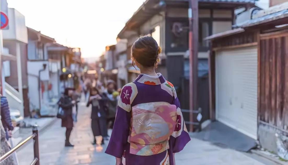 日本出生人口又崩了——2024年仅68.6万，比厚生劳动省原本预测的75.5万少