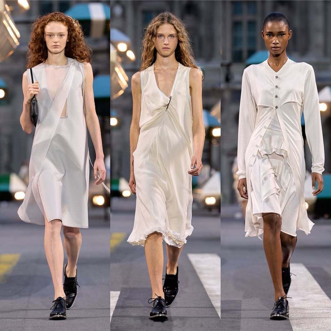 LV大秀Louis Vuitton SS27 为本季巴黎时装周画上句点。主题“可