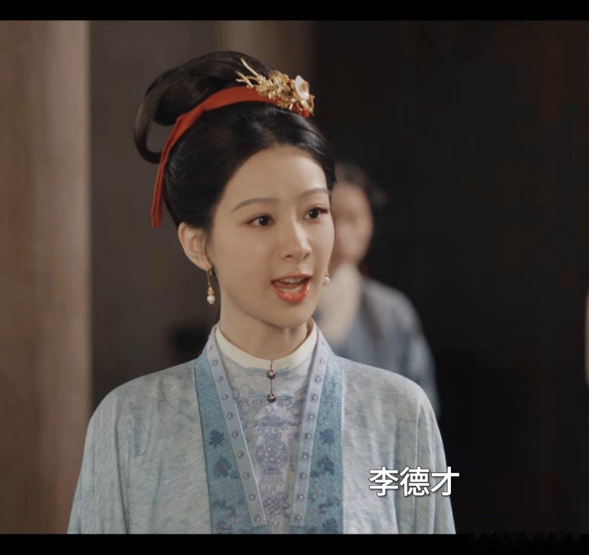 杨紫状态一如既往出众，演绎自然又有感染力。沉浸角色的模样格外动人，追剧的同时，也