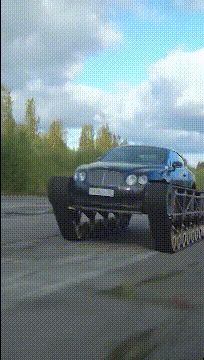 吓我一跳，我还以为有坦克要打我呢