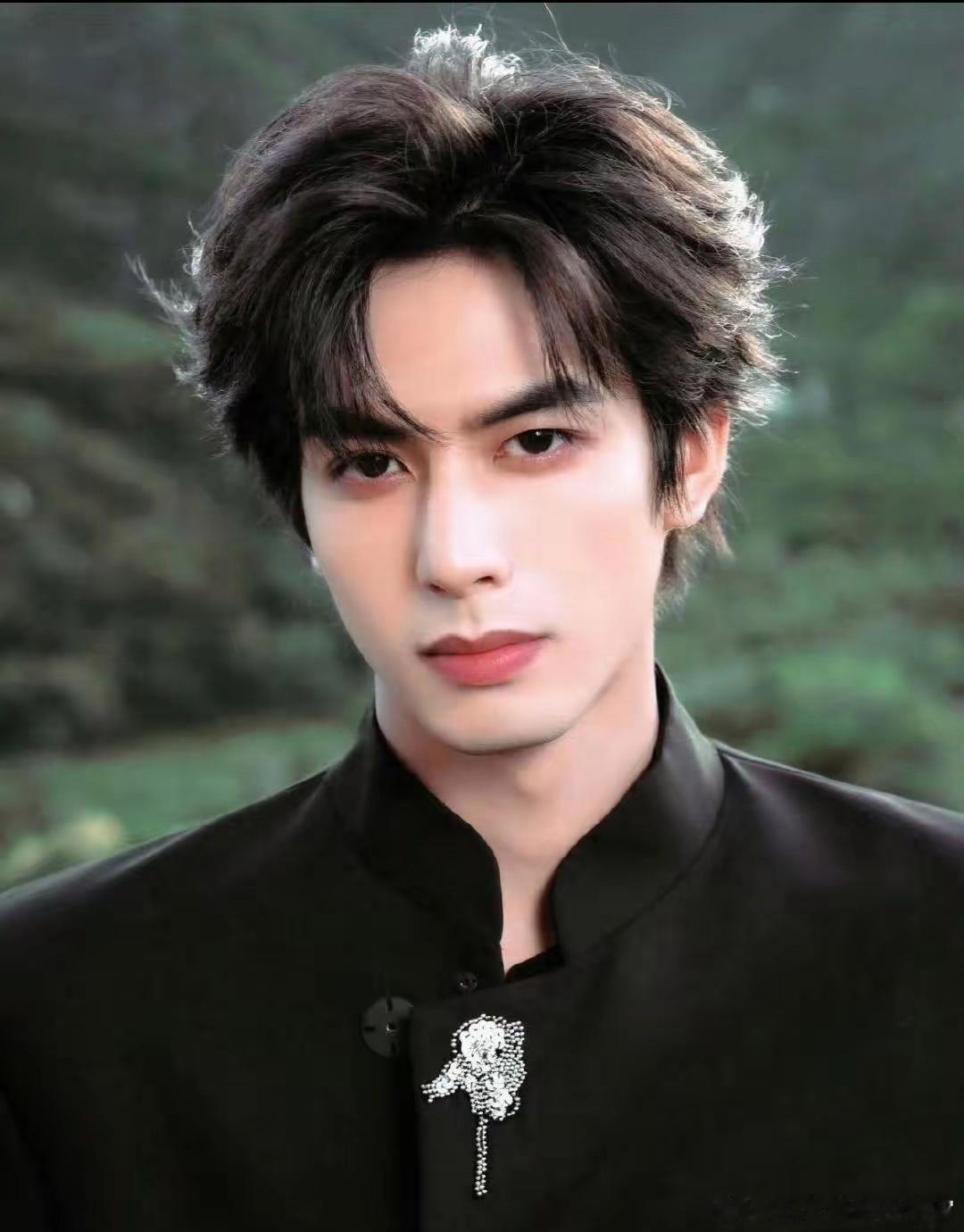 1.杨紫&彭冠英古装悬疑剧《青簪行》目前在磨下证，不出意外年底播[送心坐等官宣2