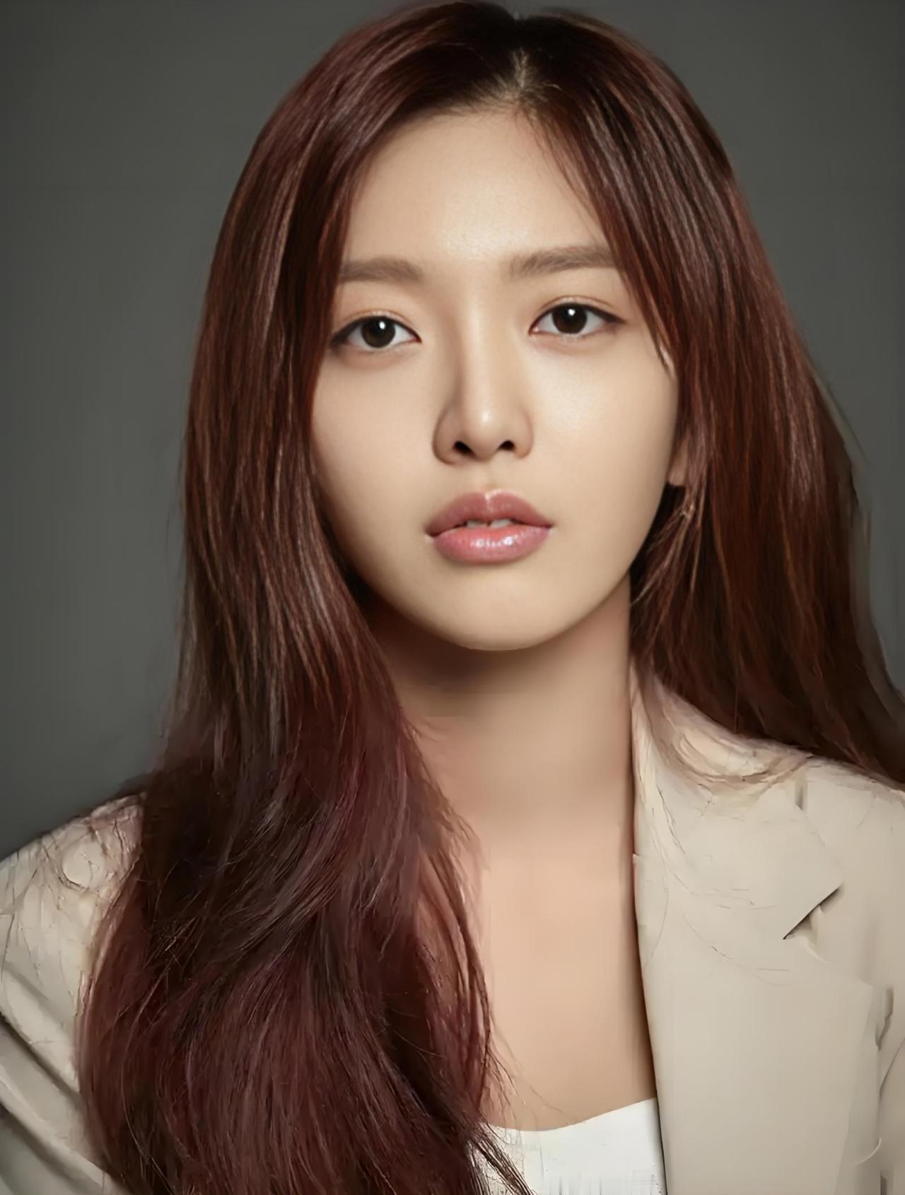 韩星谈个恋爱，怎么就跟“全民侦探”上线似的？一张照片、一个同款，都能瞬间引爆热搜