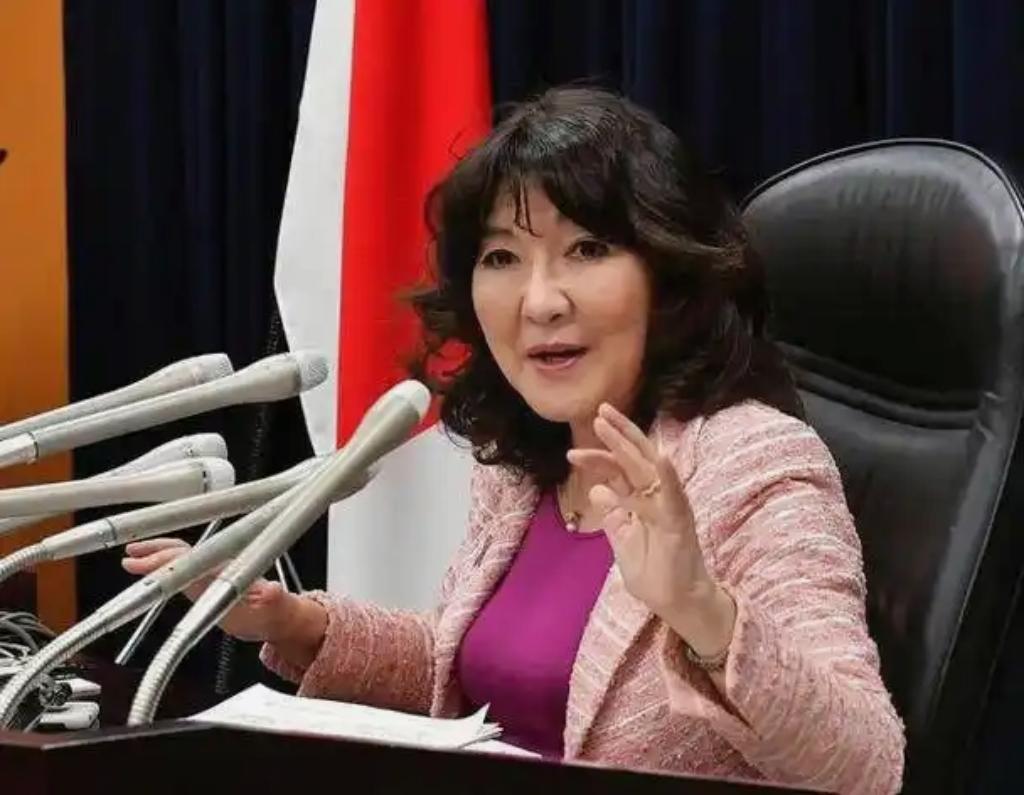 日本财政大臣放狠话反被打脸？稀土博弈背后，谁才是真的慌了？
 
近期日本财政大臣