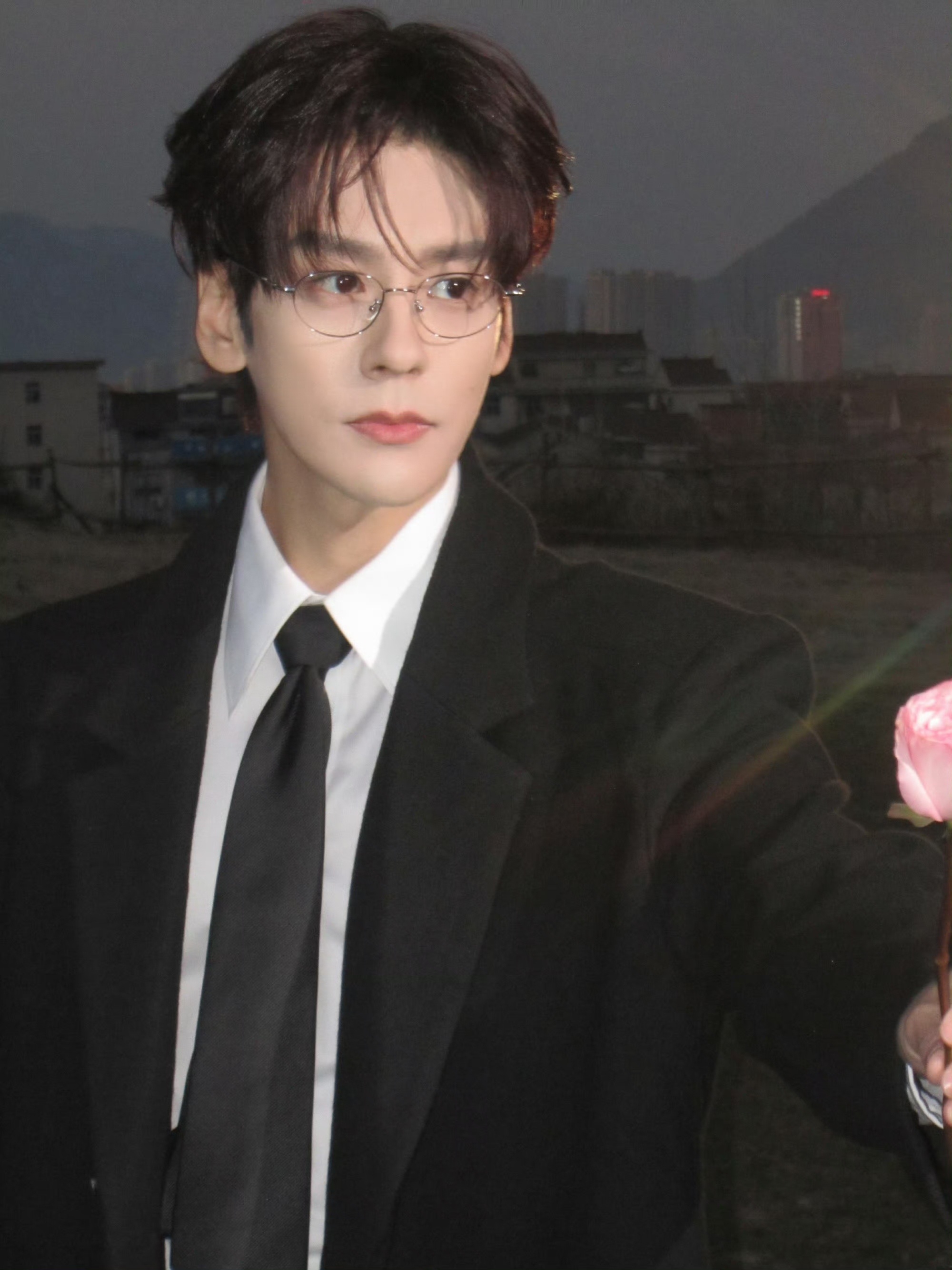 魏哲鸣新剧成crush的暗恋文男主双向暗恋久别重逢，魏哲鸣把许淮颂的苏感和氛围感