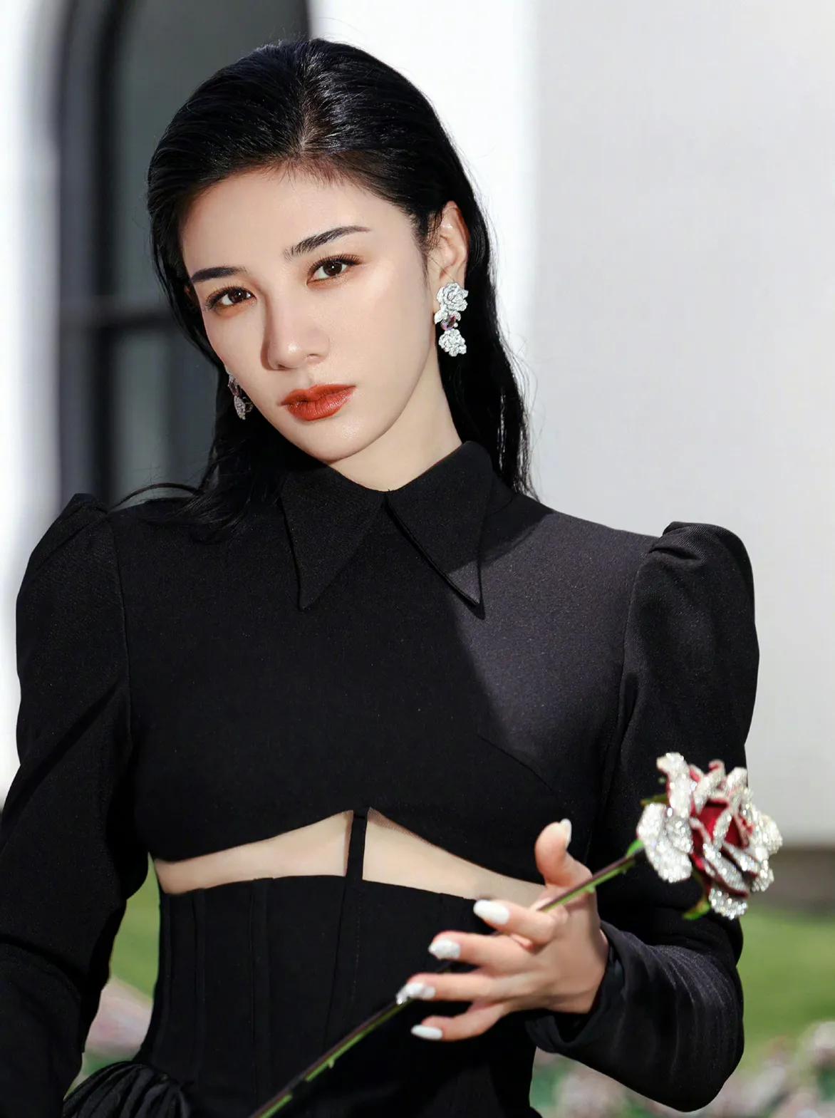 黄奕登上热搜，惹争议！

5月27日，黄奕突然登上热搜，原因是她在参加参加华表奖