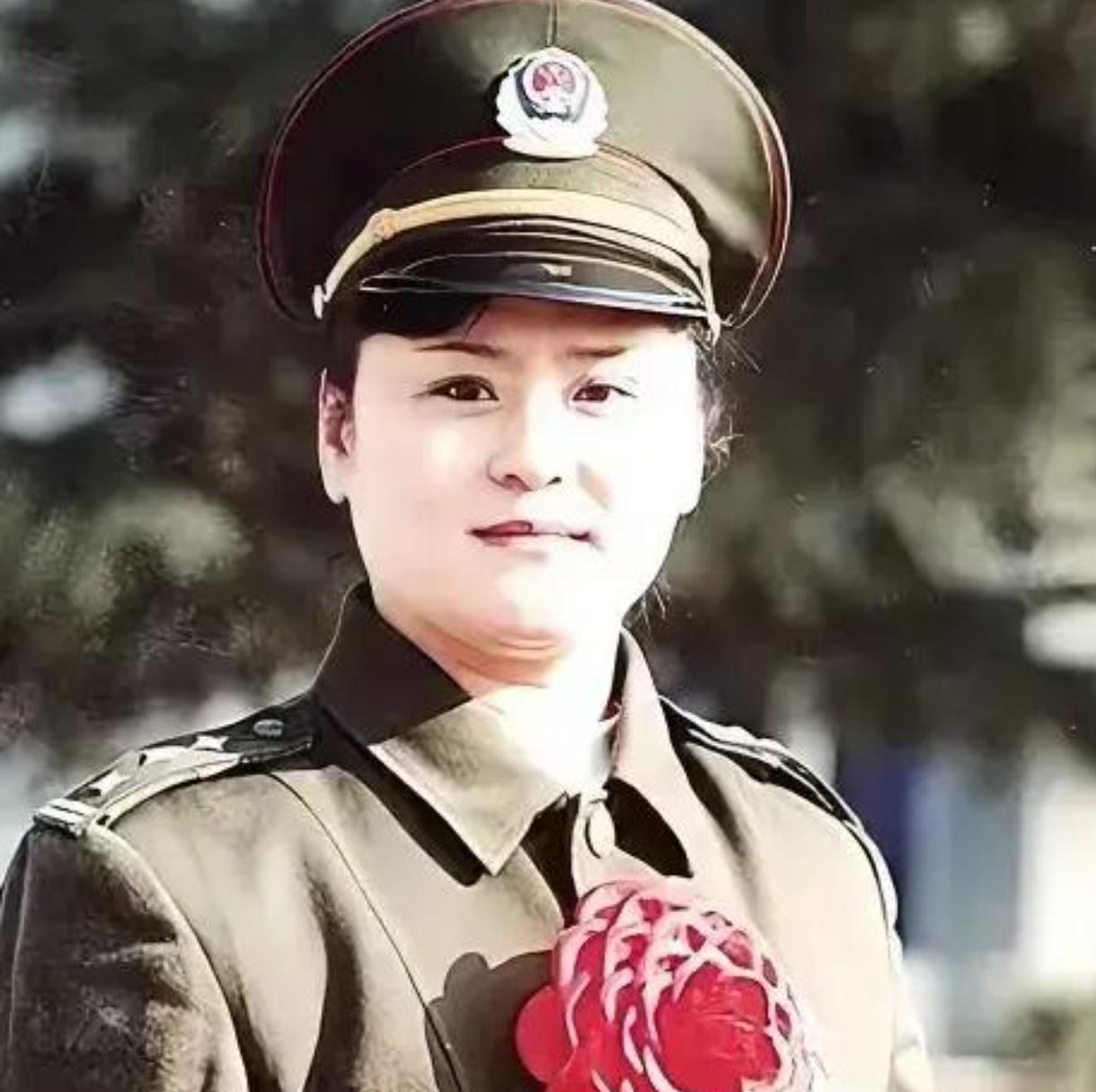 [微风]1996年郑州，一歹徒全身绑满炸葯，冲进1家幼儿园，劫持28个孩子。35