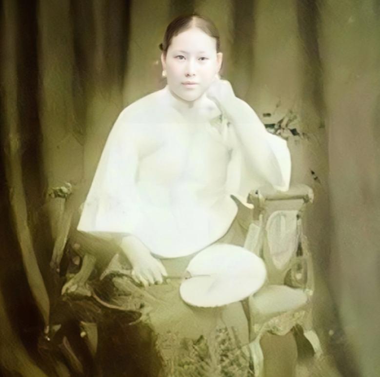 1935年，一名女子在孙传芳背后突然掏枪瞄准了他，随后枪声连响了三下，孙传芳倒在