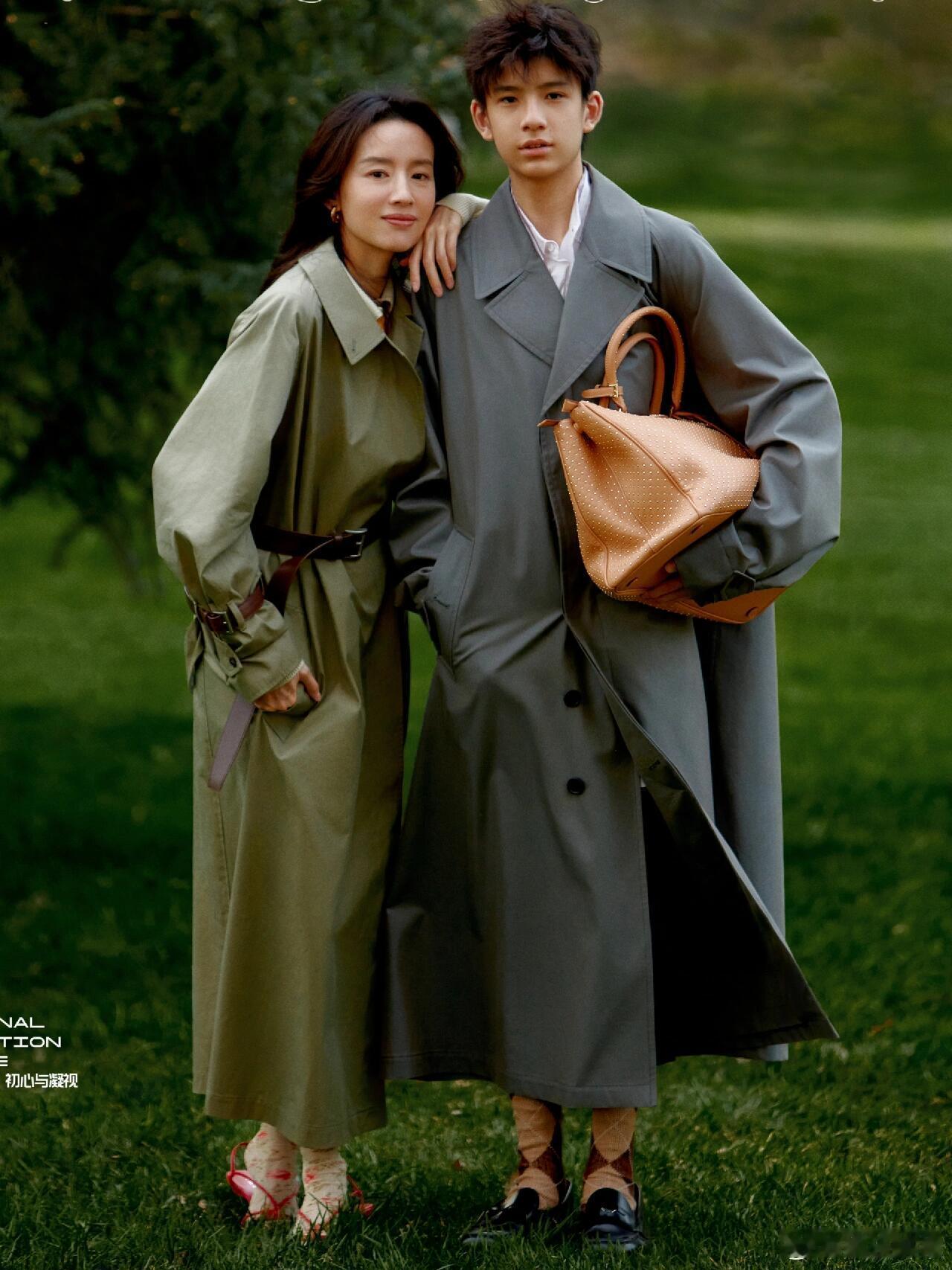 董洁潘粤明儿子基因彩票感觉董洁潘粤明儿子更像妈妈多一点，16岁颜值就“顶顶”帅，
