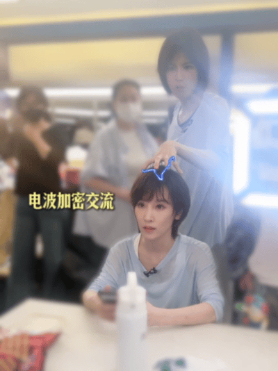 谢楠四公vlog乘风2026 四公两场舞台下来，谢楠的冲劲反而更足了。不是没遇到