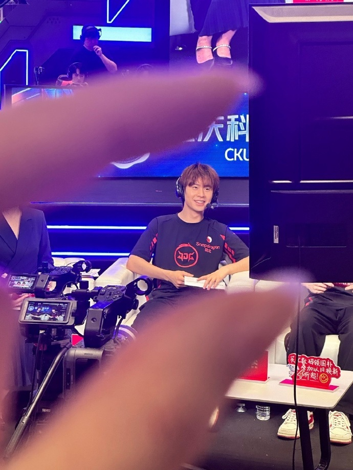 粉丝们拍的无畏都好可爱啊[doge]，羡慕能去线下看到无畏的每一个人北京JDG表