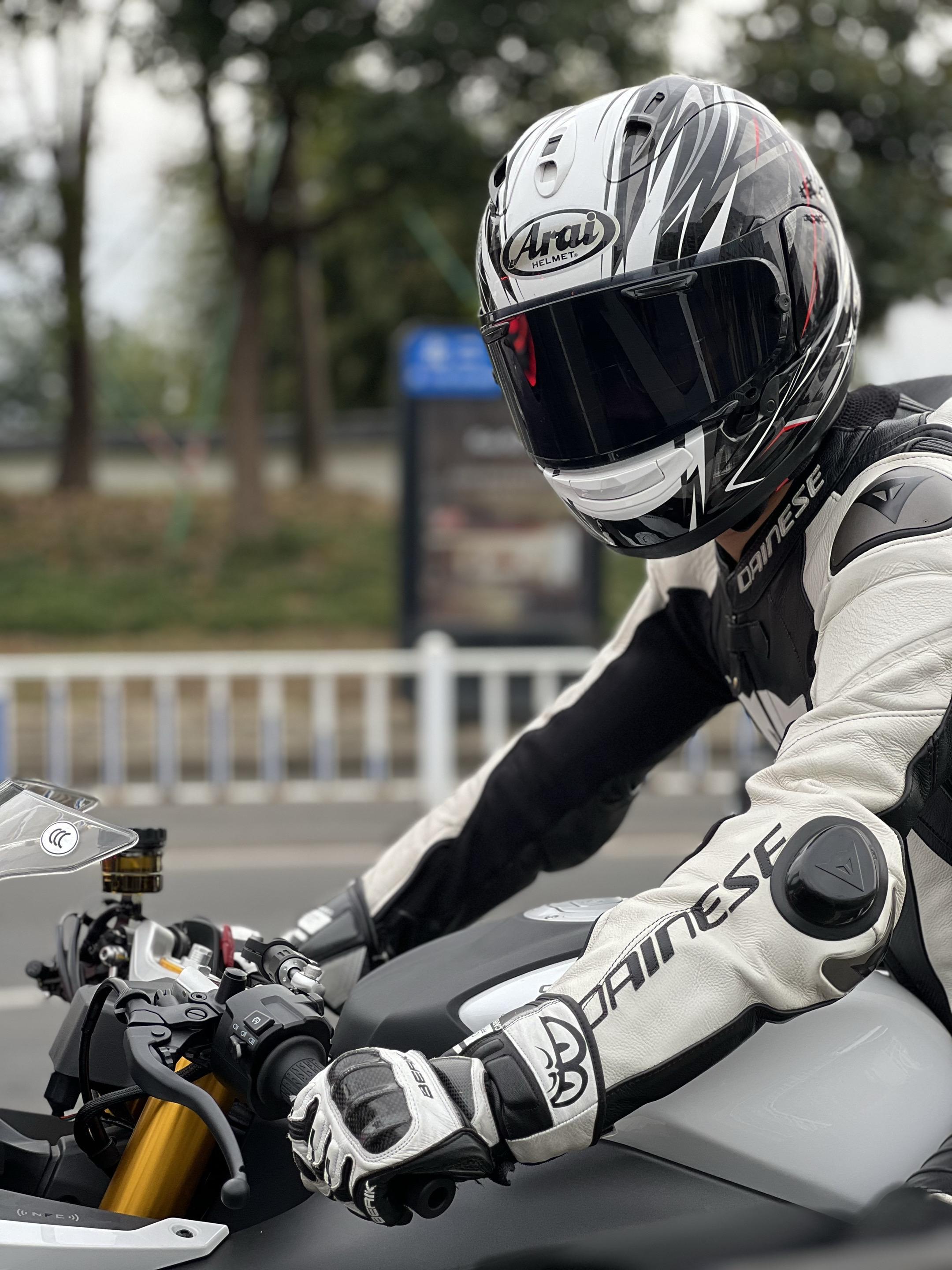 不太会穿搭，只知道和你比较搭