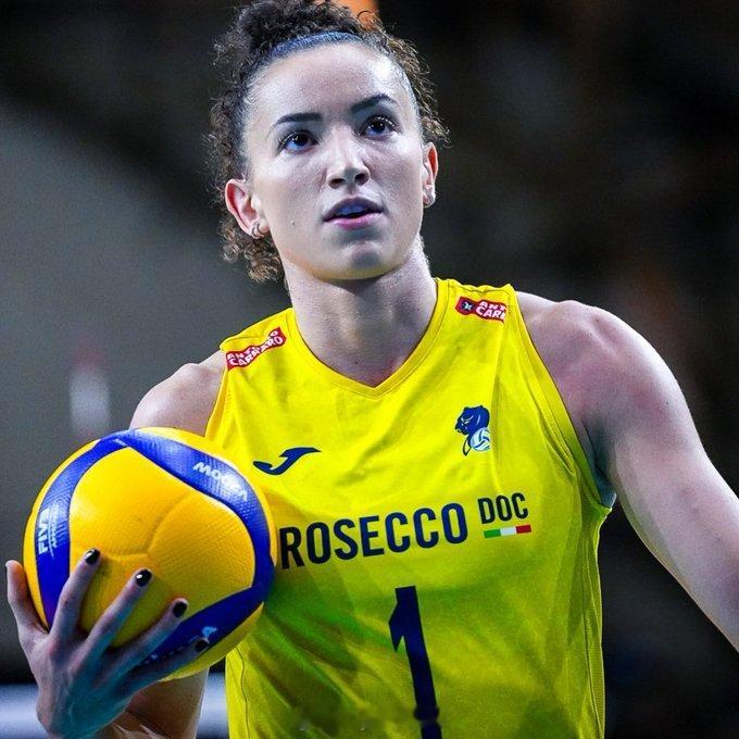 排球转会动态  12月26日，据《米兰体育报》消息，加比已经接近与科内利亚诺续约