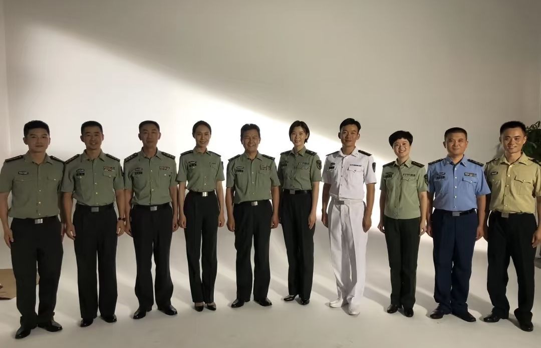 军人底色一直鲜亮无暇。是我的兵哥哥樊振东。 