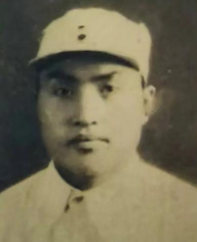 1942年，新四军独立旅一团侦察股长凌少农，私下向日本人购买布料，对方说:"你看