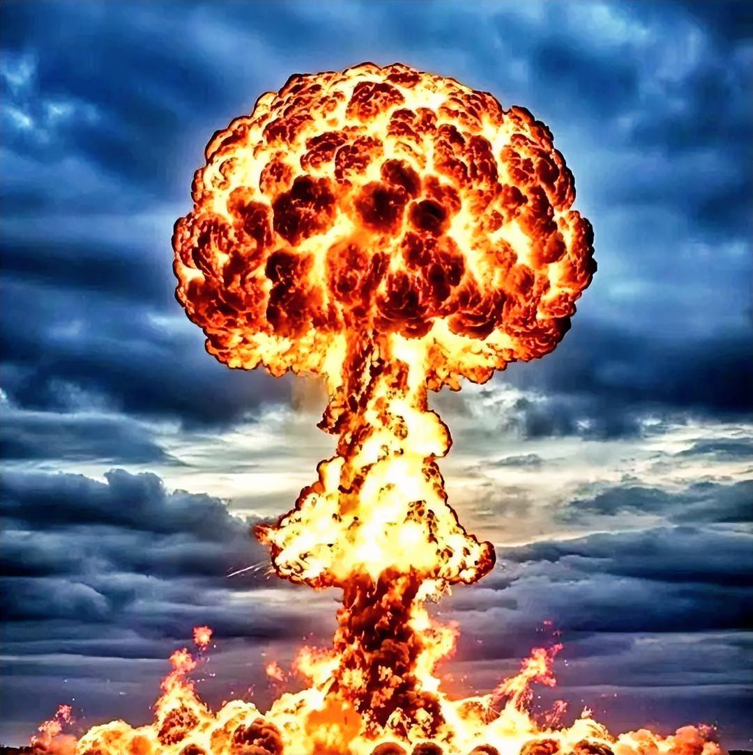 利沃夫挨炸了，这事儿最大的看点根本不是乌克兰怎么惨，而是这枚导弹落地的位置——离