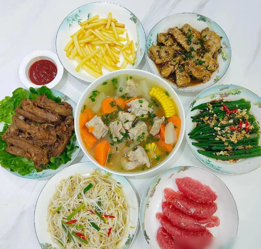 昨天妯娌往我微信转了3000元，我直接把钱退了回去。

过来人真的掏心窝子劝你别