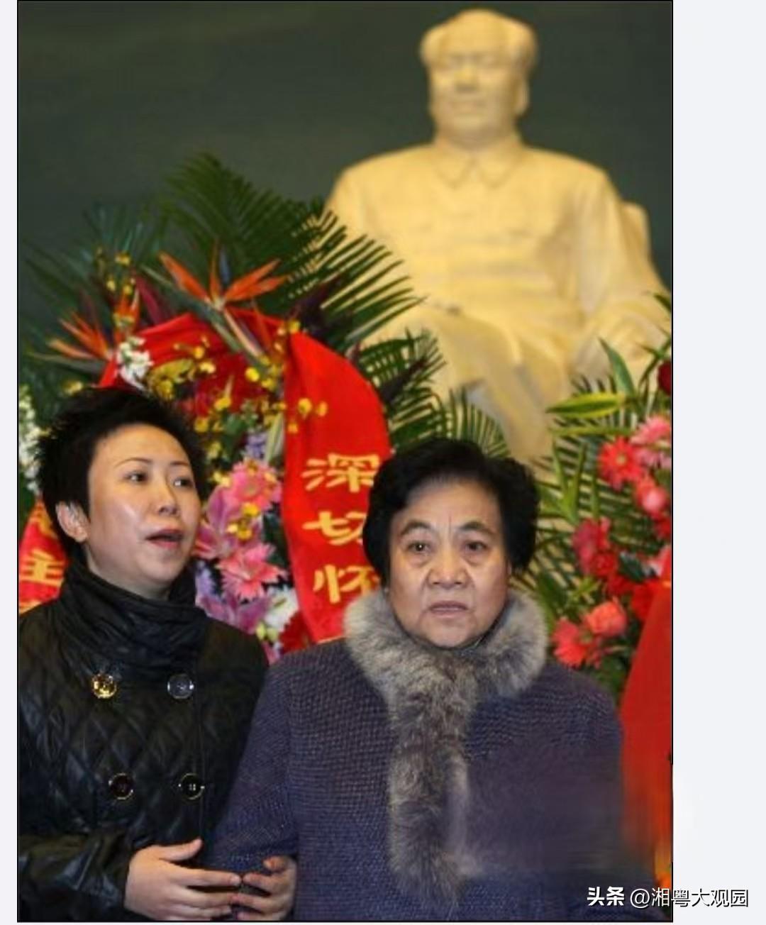 2008年12月26日，是毛主席诞辰115周年纪念日。在那一天，很多人来到毛主席