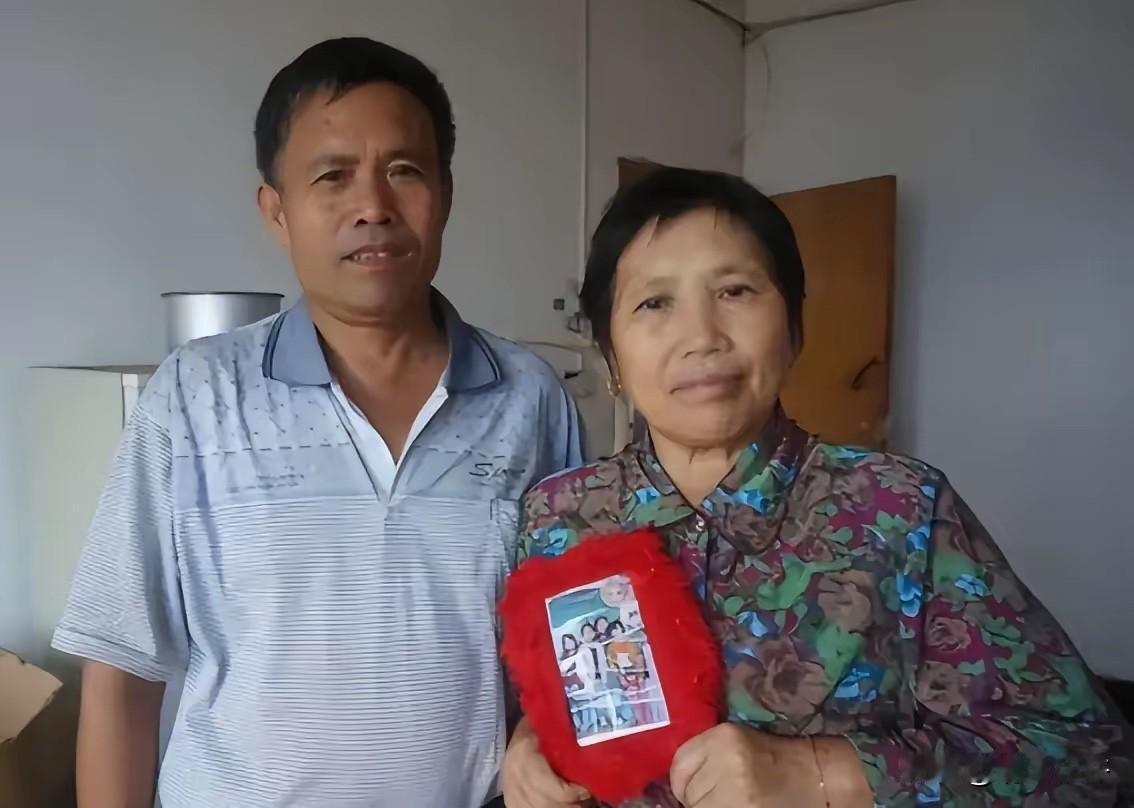 湖南一男子丧偶后再娶，妻子带着3个女儿嫁过去。哪料，20多年过去，他把3个继女培