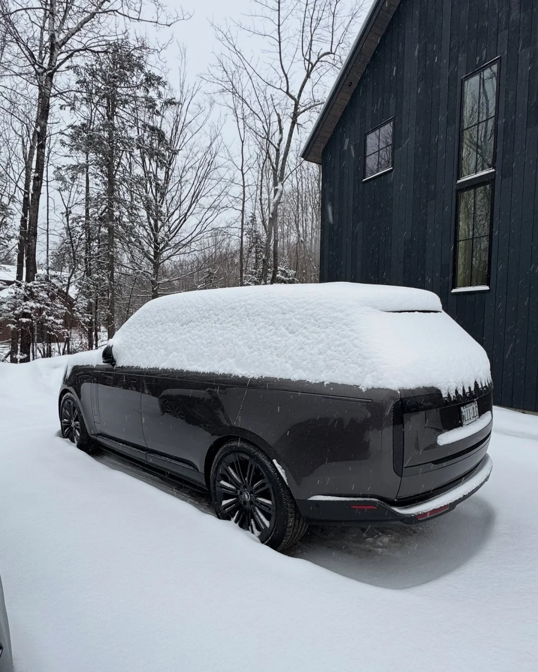 分享一下你的爱车和雪的照片？