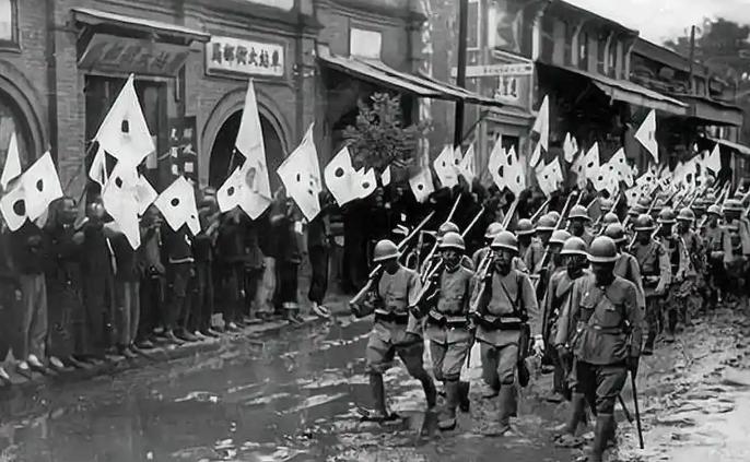 列强都曾侵略瓜分中国，英法俄皆犯下恶行，为何国人唯独最痛恨日本？
 
麻烦看官老