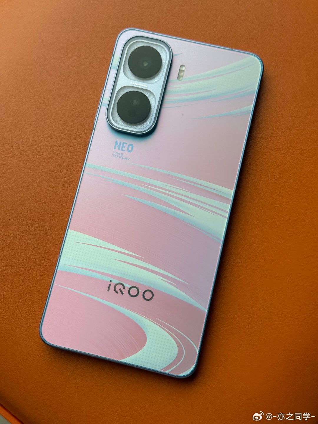 iQOO Neo11新机开箱！质感做的真的不错，磨砂中框不沾指纹，主打色「面对疾