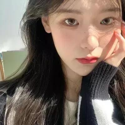 阳光明媚，少女微笑，清新自然，少女心爆棚！少女感笑容 少女感微笑女孩 少女的笑容