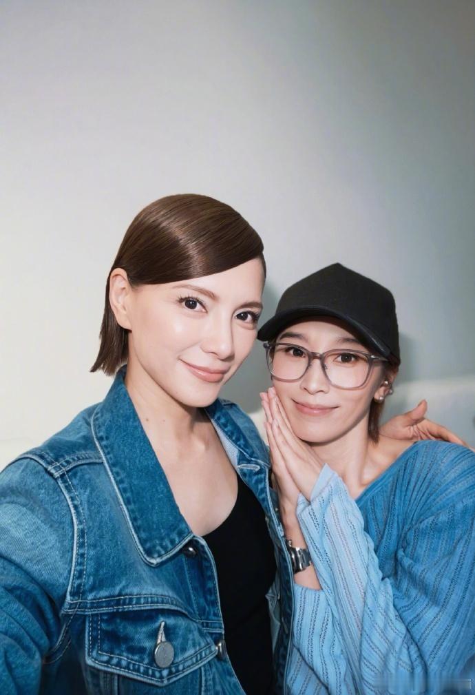 吴京领奖调侃自己的梦中情敌是李心洁吴京领奖发言笑翻全场，自爆谢楠看完乘风破浪三公