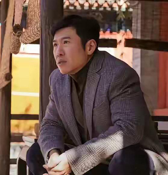 凡人歌中男友极限三选一，不同的选择意味着不同的年龄段1.田园居士  沈磊2.实用