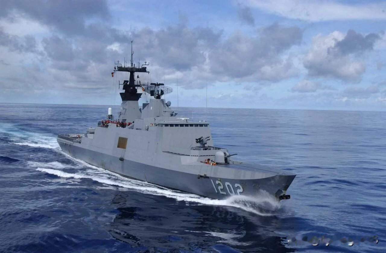 台湾地区海军康定级护卫舰进坞进行舰载防空导弹系统及雷达系统现代化升级

1月3日