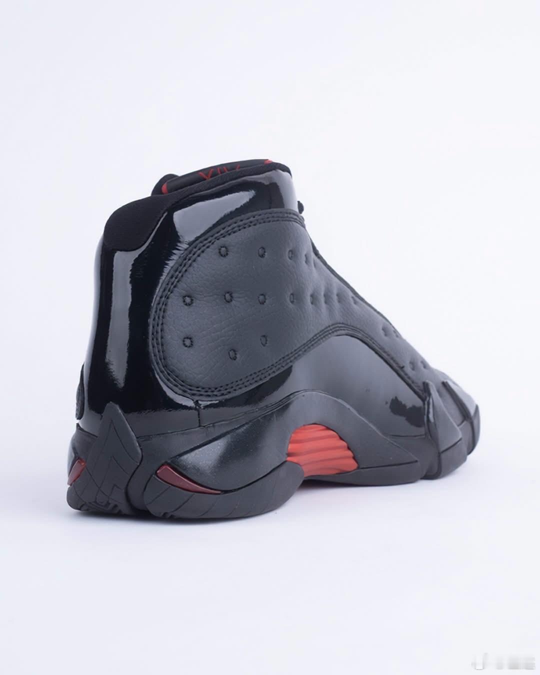 改成雜交能救Nike的股價嗎⋯ ​​​