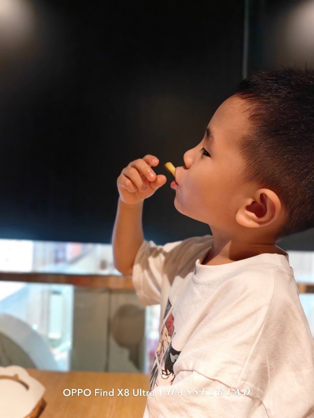我们又来吃薯条🍟了……还是老规矩，点菜的时候要鸡腿要鸡翅要鸡排……最后只吃薯条