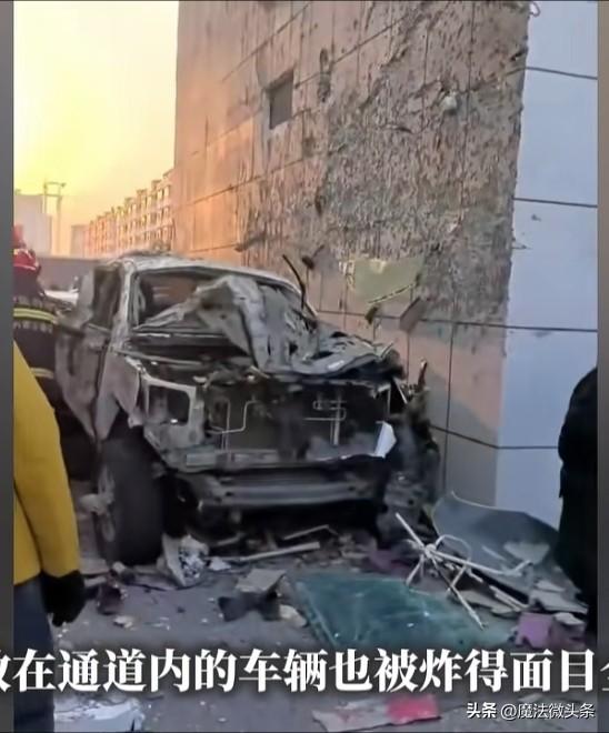 内蒙古一小区发生爆炸!有人从车库被炸
飞，10余户业主阳台玻璃被震碎据现场目击者