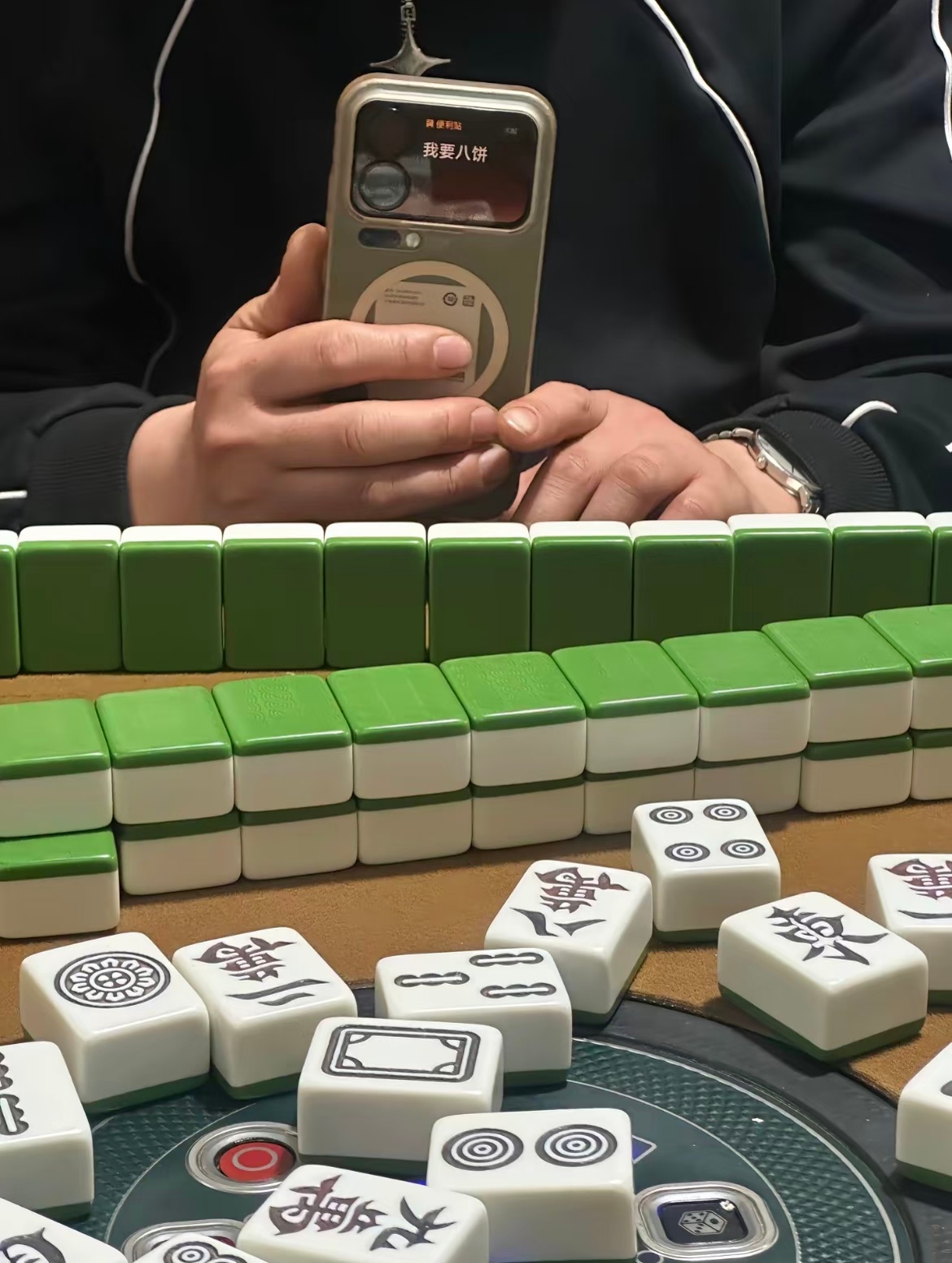 刷到这张图之前，我简直在乱用小米17的背屏，怎么过完年才看见啊