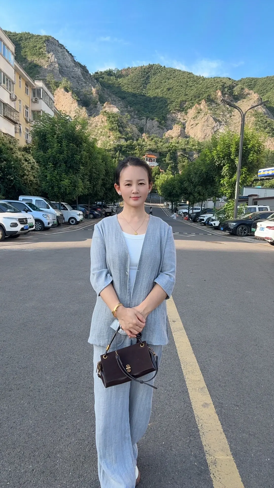 我们缺的不是伴侣，甚至都不是婚姻，缺的是一段可以彼此照亮，能够真正相互...
