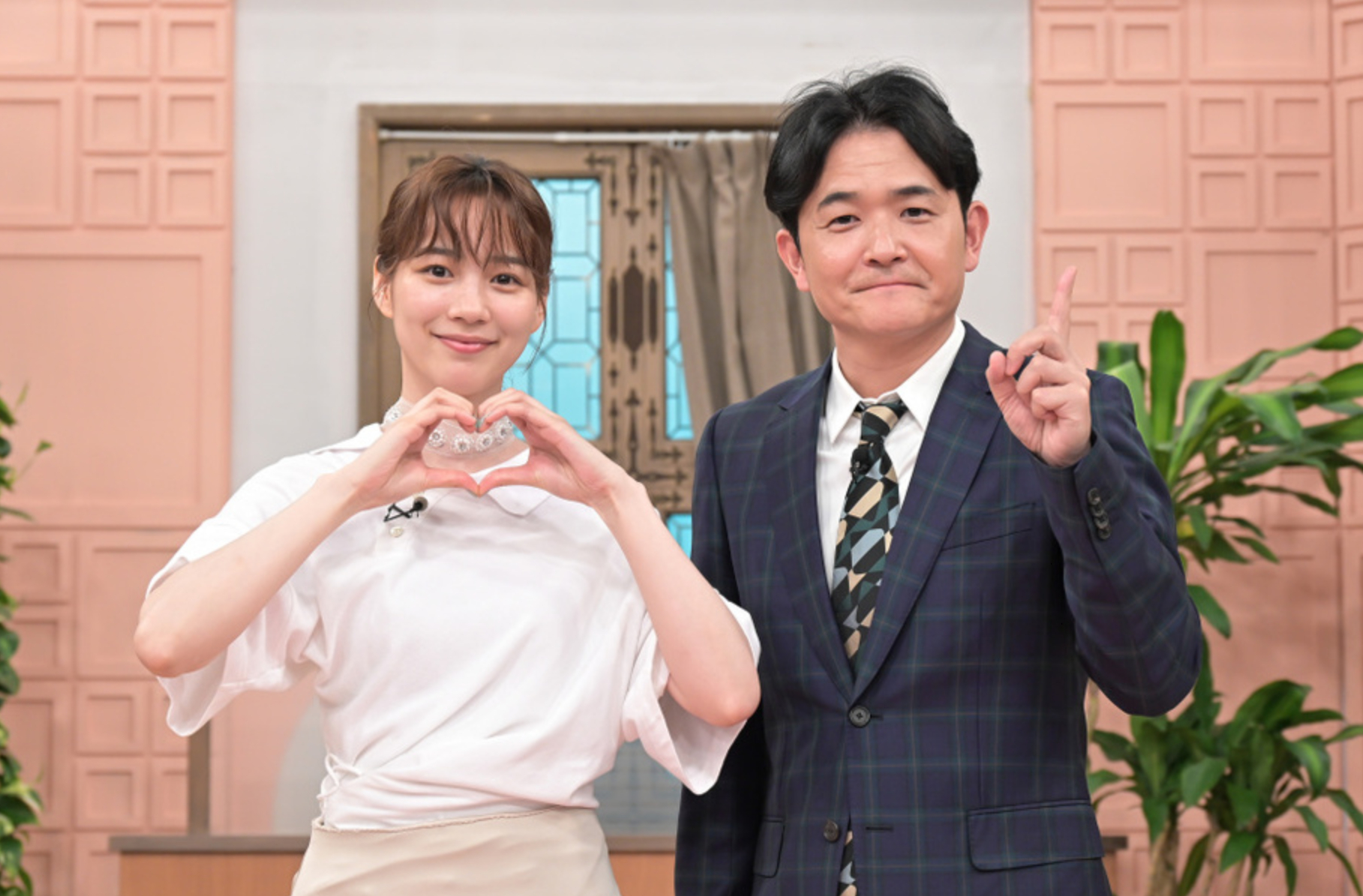 能年玲奈担任日本电视综艺主持人 演艺生涯首次22日，据日媒报道，日本MBS电视台