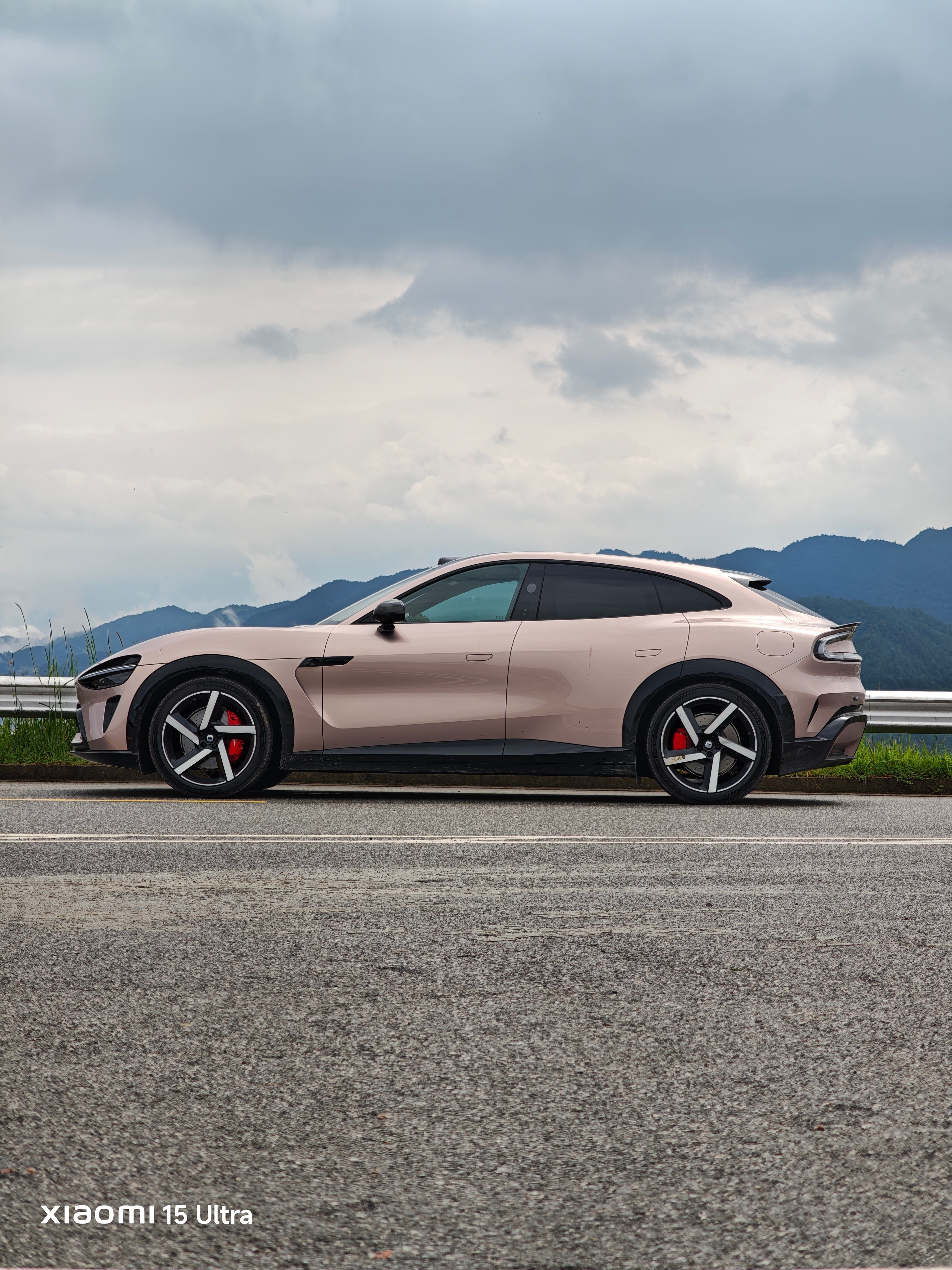 算了一下，小米YU7 上市5个月累计交付80455台，还是很牛了，看得出来这两个