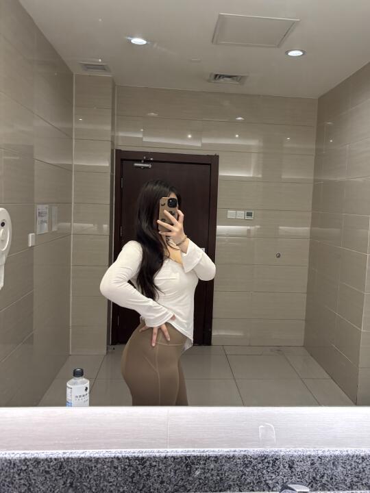 今天把汗都流给保加利亚单腿蹲了😥