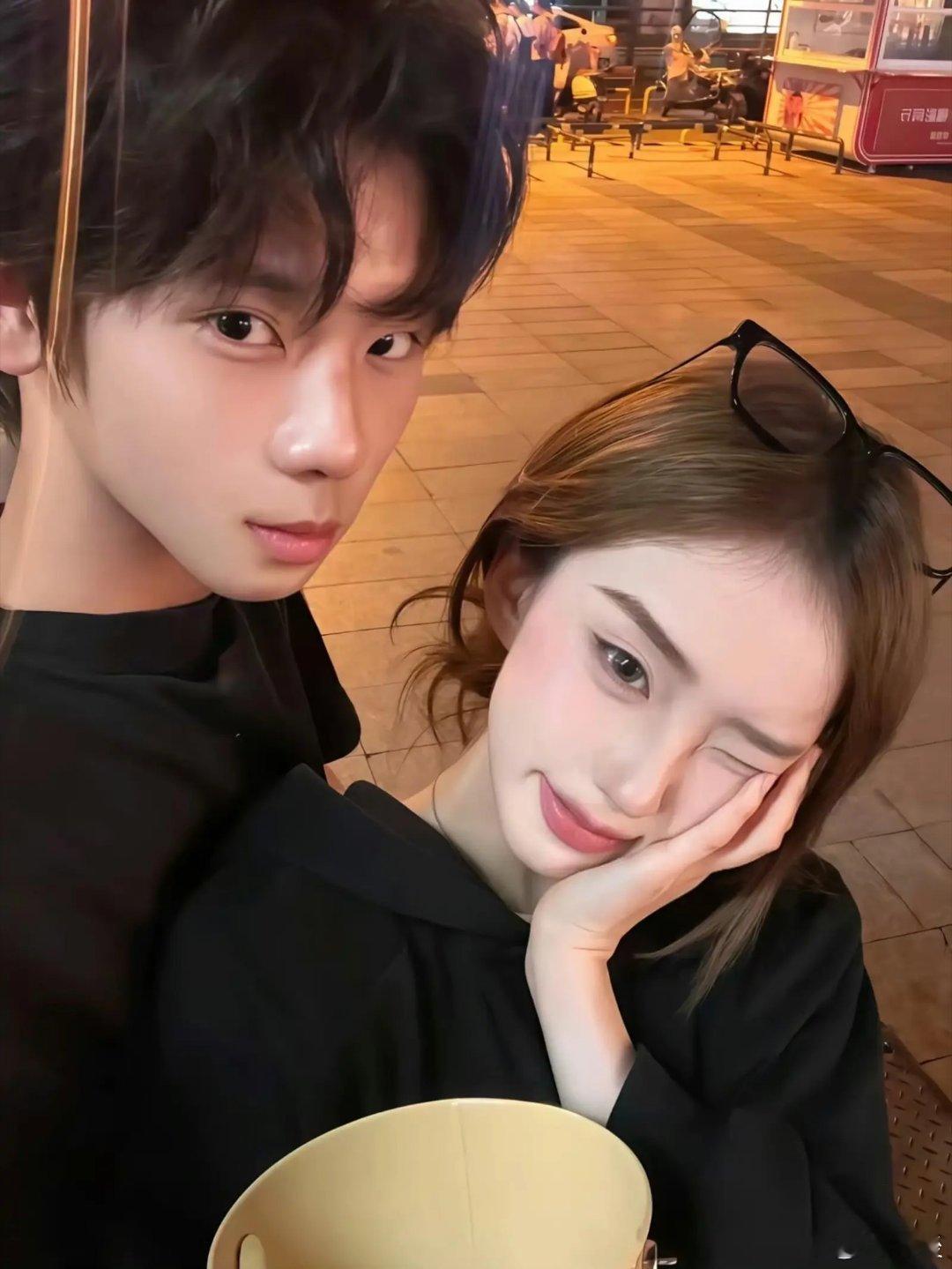 曝女网红张艺凡出轨现在的网红有几个消停的，你的塌完塌你的，塌完你的塌你的…… 