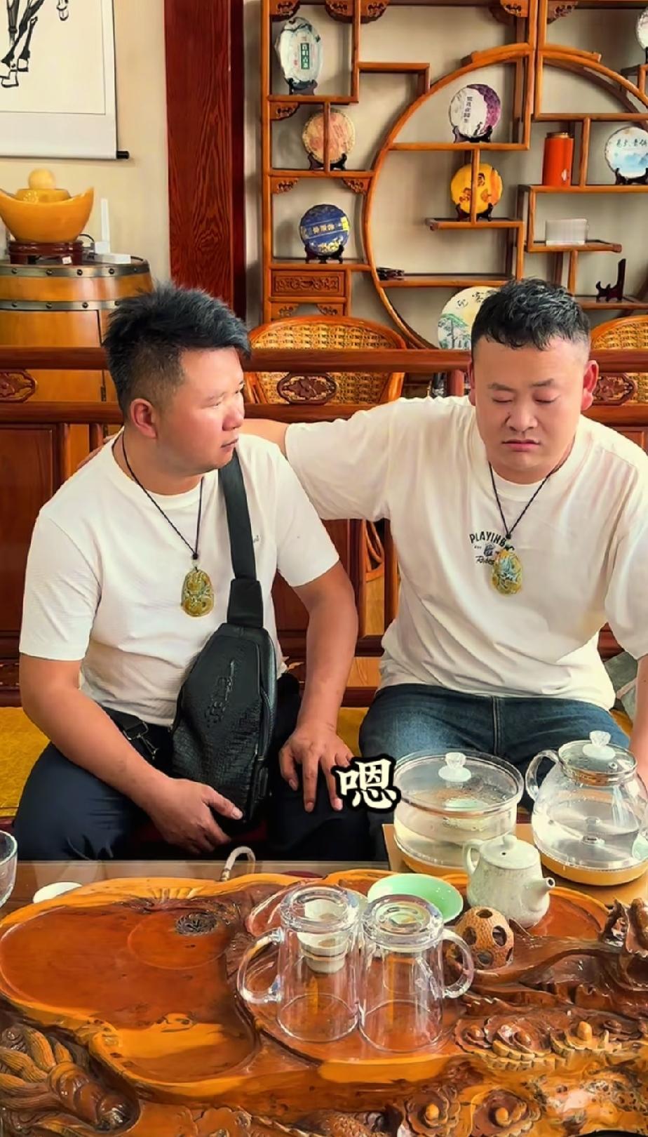 当年借出2万，如今兄弟发达了：还钱、买衣服、还要帮二蛋搞事业

二蛋来到云南找昔