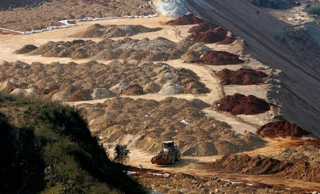 中国略施小计，日企纷纷逃离本土，高市慌不择路，酝酿一个大计划

日本最近为了稀土