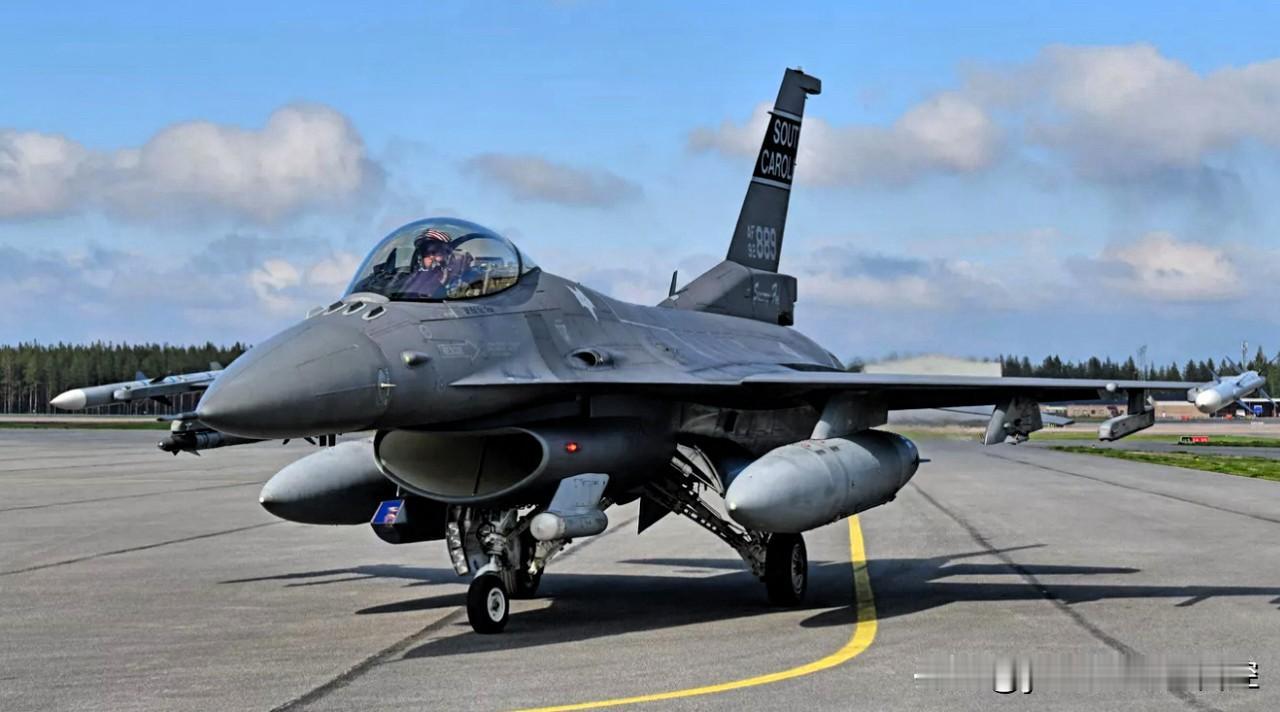 俄罗斯情报部门近期获悉，确切数量不明的美国和荷兰飞行员正在为乌克兰空军驾驶F-1