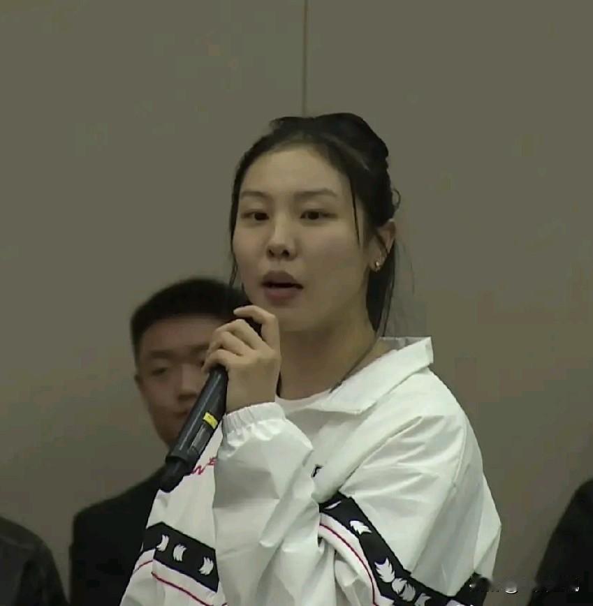 张茹初来乍到一针见血！指出山西竹叶青酒女篮的弱点！今天上午，新晋加盟山西竹叶青酒