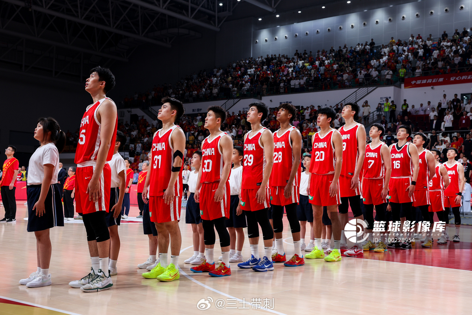 中国男篮 中国男篮  男篮长沙热身后，调整5人，目前短训营还有14人。有的时候确