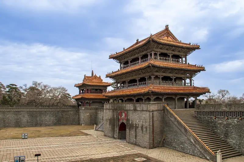 努尔哈赤的1厘米生死线：头盔救大清国运
1584年努尔哈赤攻翁科洛城，敌箭射穿头