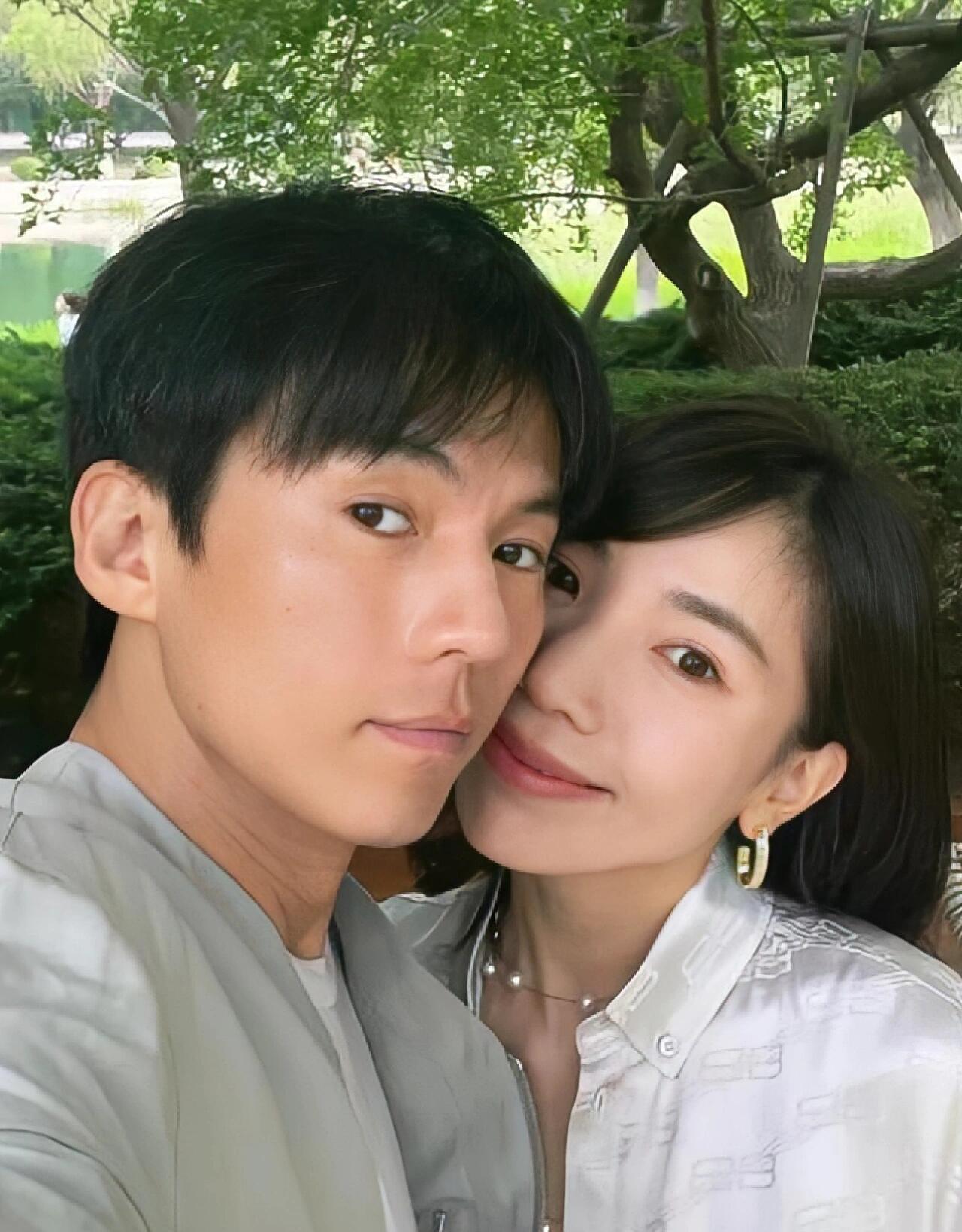 宋宁峰承认出轨并道歉！

宋宁峰刚刚发布千字成文回应近期的出轨风波，表示曝光的录