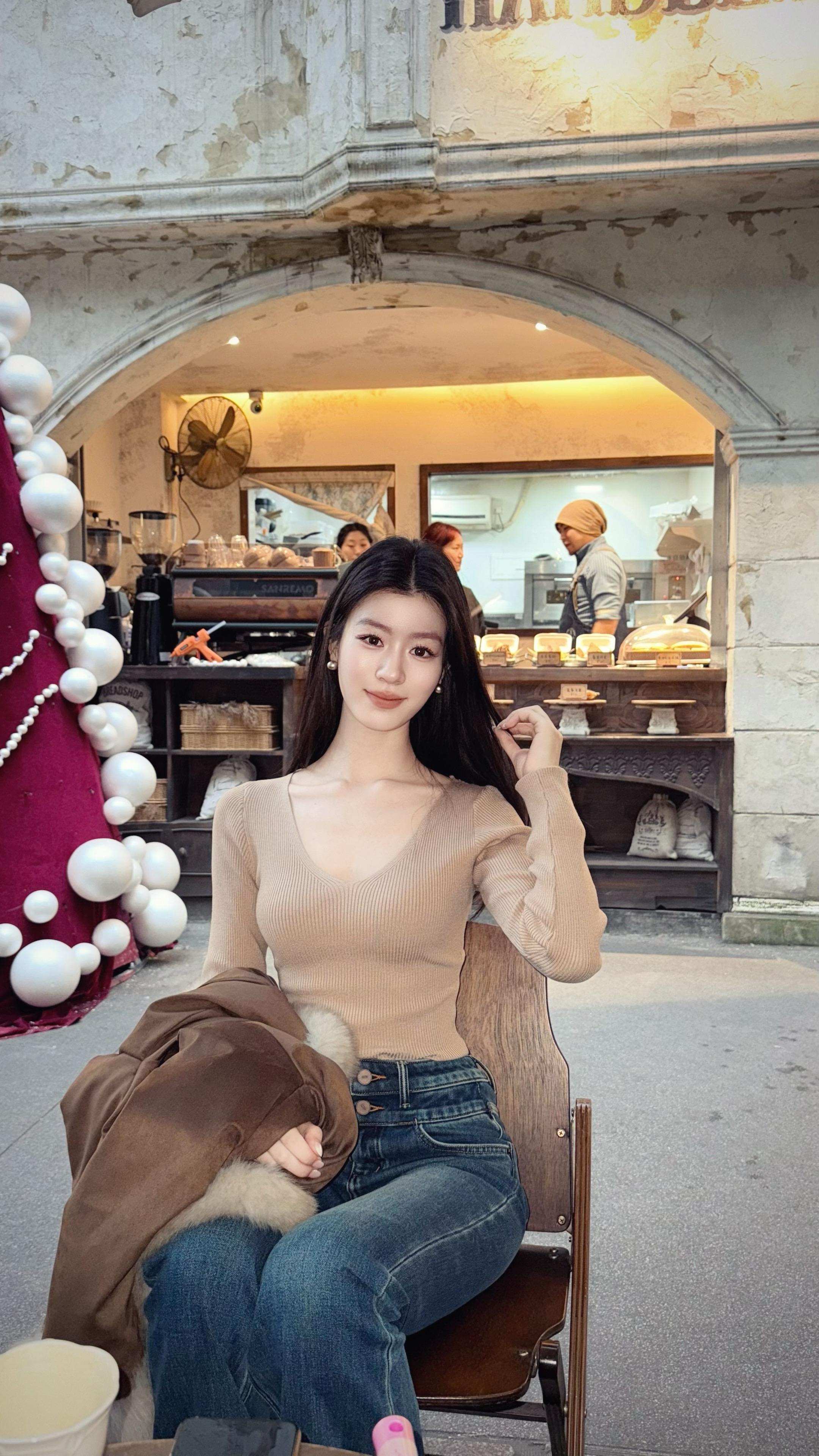 我也时常因为有你的存在 而感到幸福。