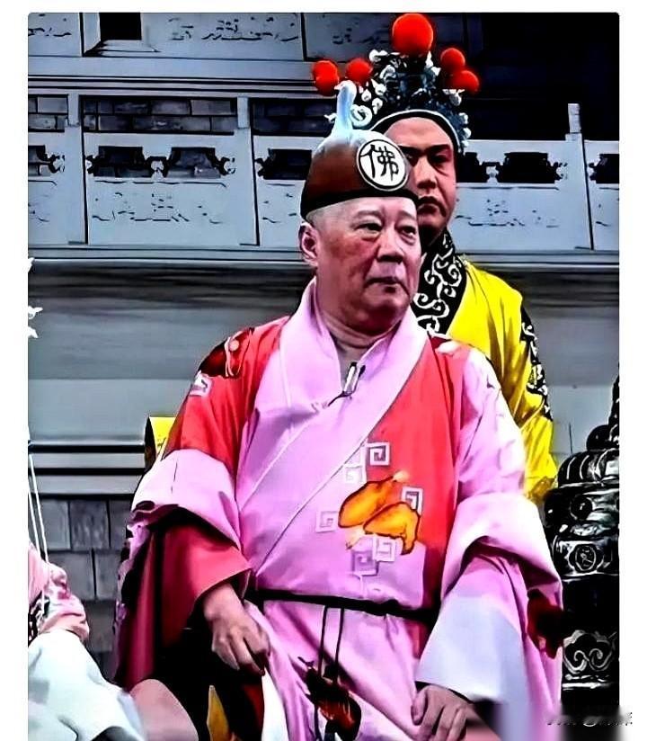 谁能想到呀！堂堂德云社班主郭德纲，九个月里三次被约谈、点名、警告，却一口咬定全是