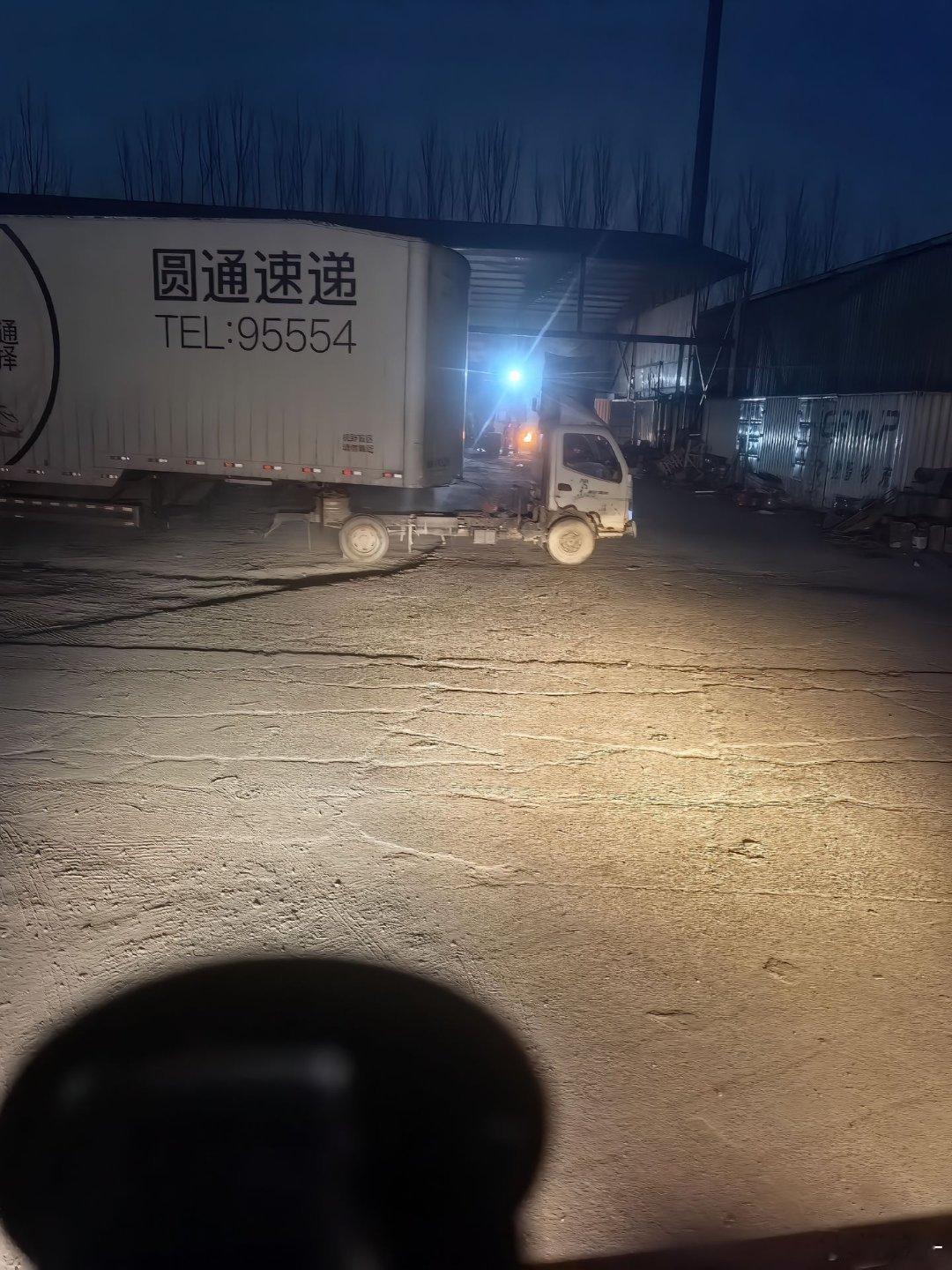 只要胆子大，啥车都能拖半挂小马拉大车具象化了 