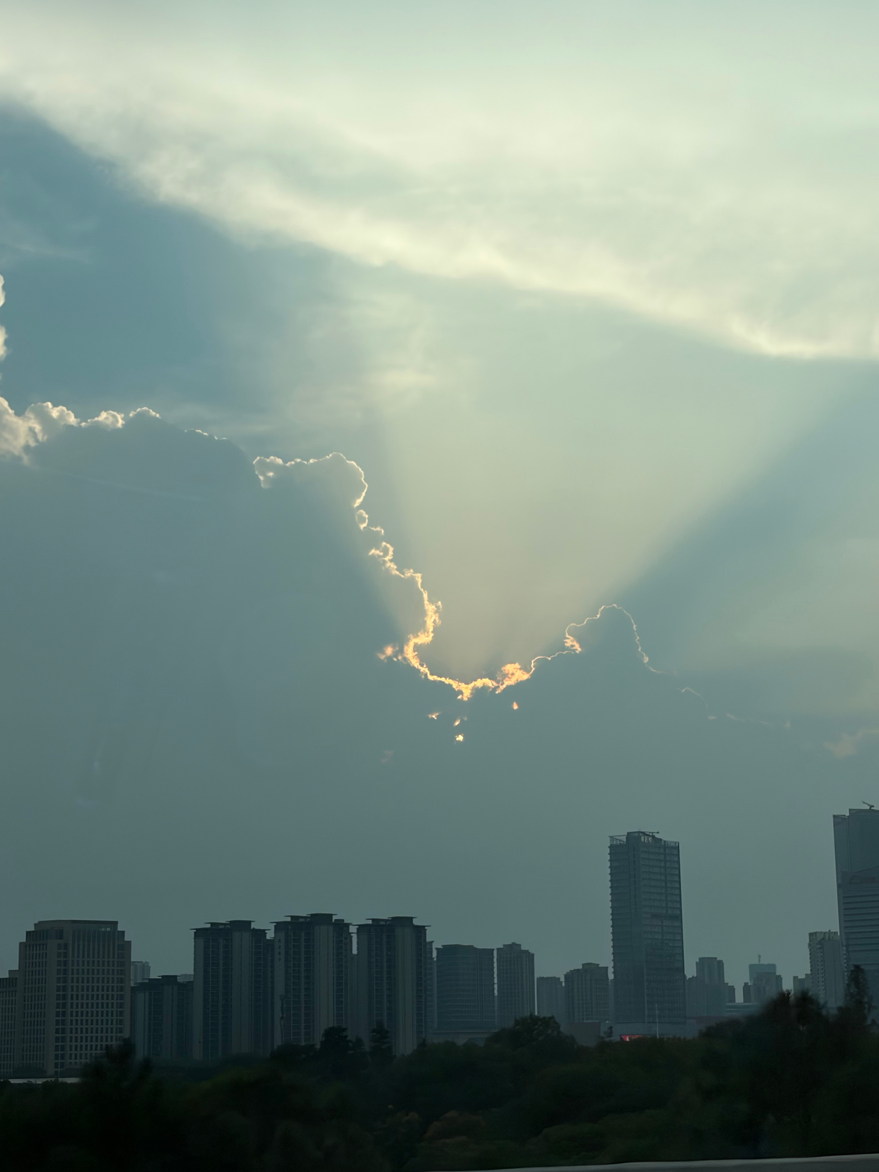 给大家申请了国补，明天补一天班。 ​​​